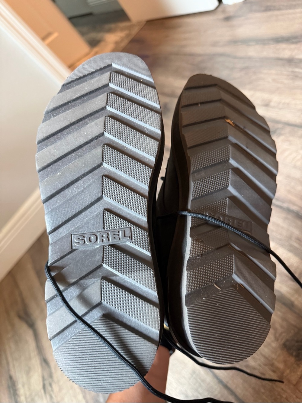 Black Sorel Hi Line boots - Picture 7 of 7